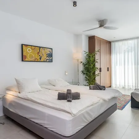 Great First Line Amazing Terrace 马尔韦利亚