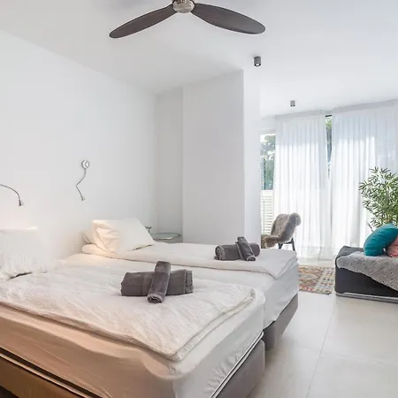 Great First Line Amazing Terrace 公寓